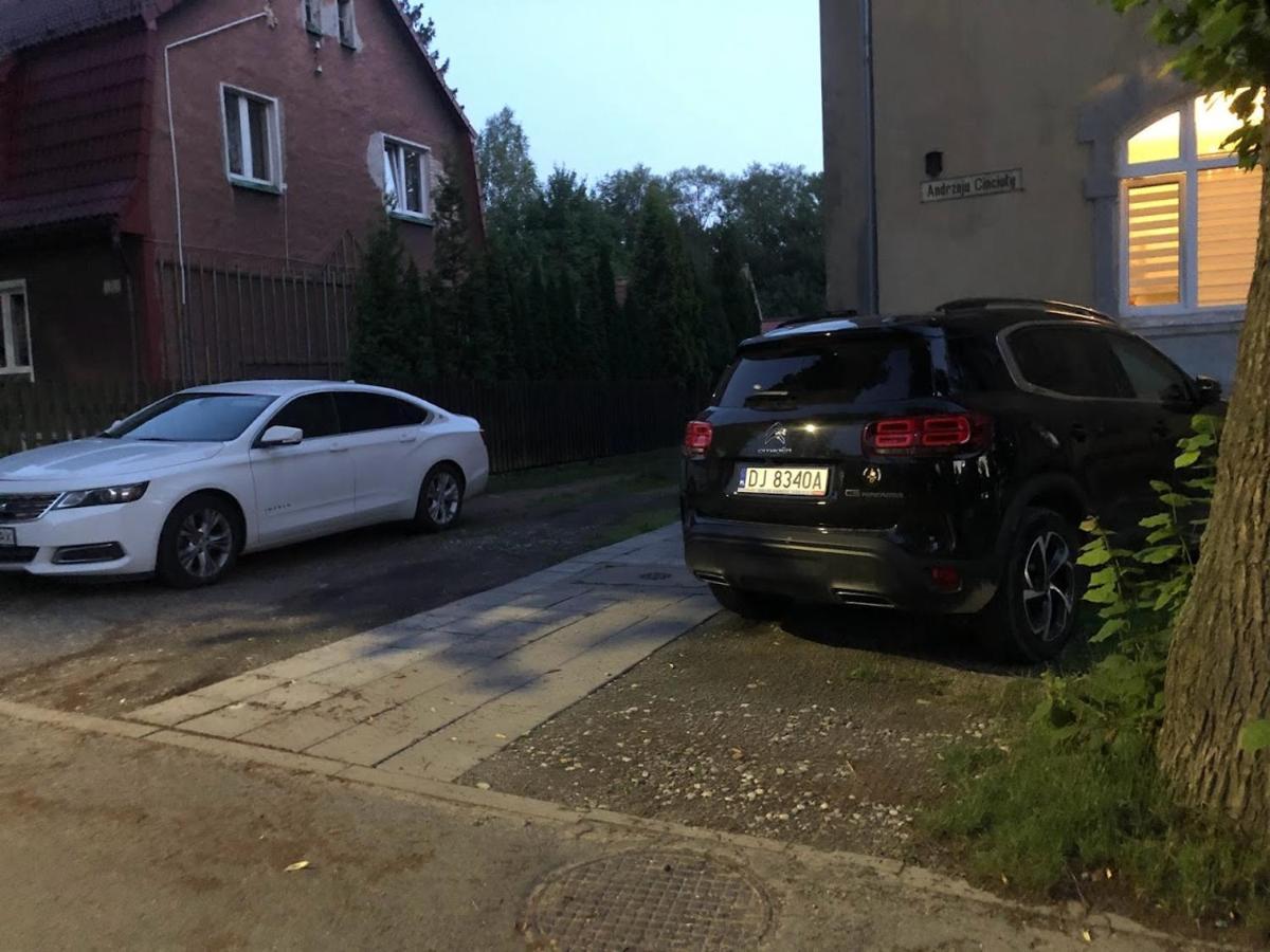 Dom Otwarty Apartment Jelenia Góra Exterior foto